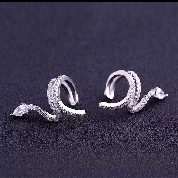 ⚜️[𝟯𝟬%𝗢𝗙𝗙|𝗯𝘂𝗻𝗱𝗹𝗲𝘀 𝟯+]⚜️CZ Rhodium Snake Cuff Earring NEW - Picture 6 of 12